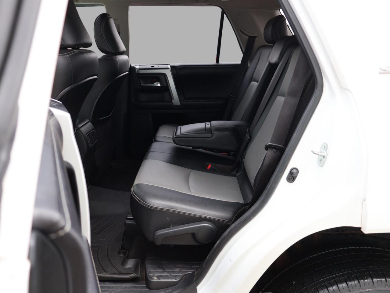 2017 Toyota 4Runner PREMIUM PKG 4WD CERTIFIED *ACCIDENT FREE*2nd WINTER* CAMERA NAV BLUETOOTH LEATHER HEATED SEATS CRUISE ALLOYS Photo