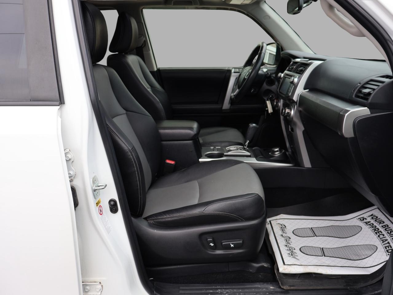 2017 Toyota 4Runner PREMIUM PKG 4WD CERTIFIED *ACCIDENT FREE*2nd WINTER* CAMERA NAV BLUETOOTH LEATHER HEATED SEATS CRUISE ALLOYS Photo