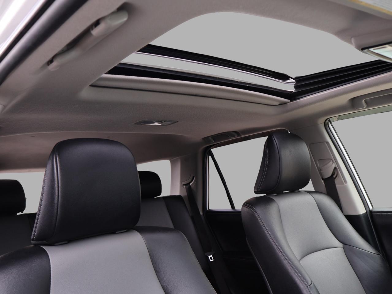 2017 Toyota 4Runner PREMIUM PKG 4WD CERTIFIED *ACCIDENT FREE*2nd WINTER* CAMERA NAV BLUETOOTH LEATHER HEATED SEATS CRUISE ALLOYS Photo