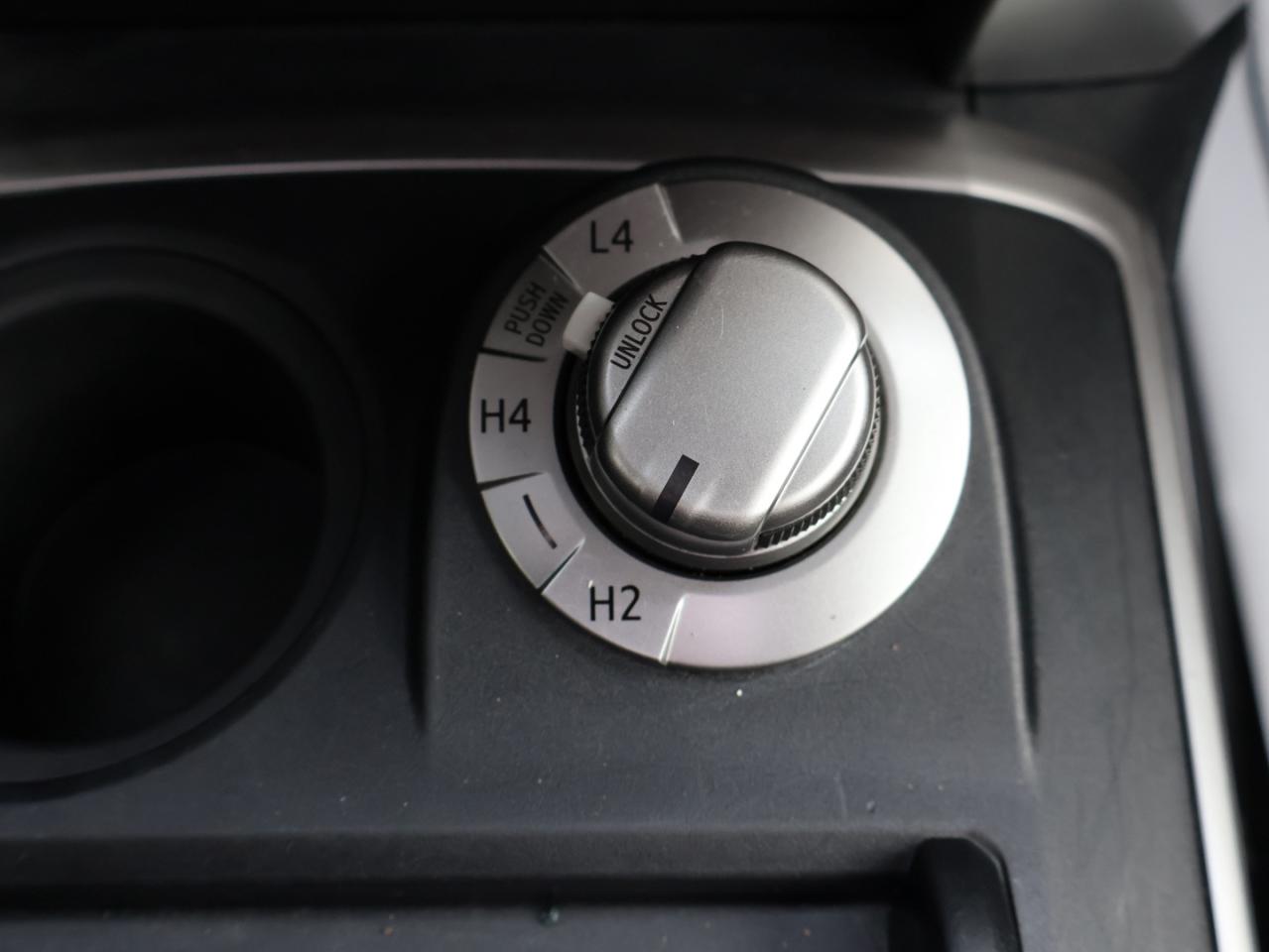 2017 Toyota 4Runner PREMIUM PKG 4WD CERTIFIED *ACCIDENT FREE*2nd WINTER* CAMERA NAV BLUETOOTH LEATHER HEATED SEATS CRUISE ALLOYS Photo