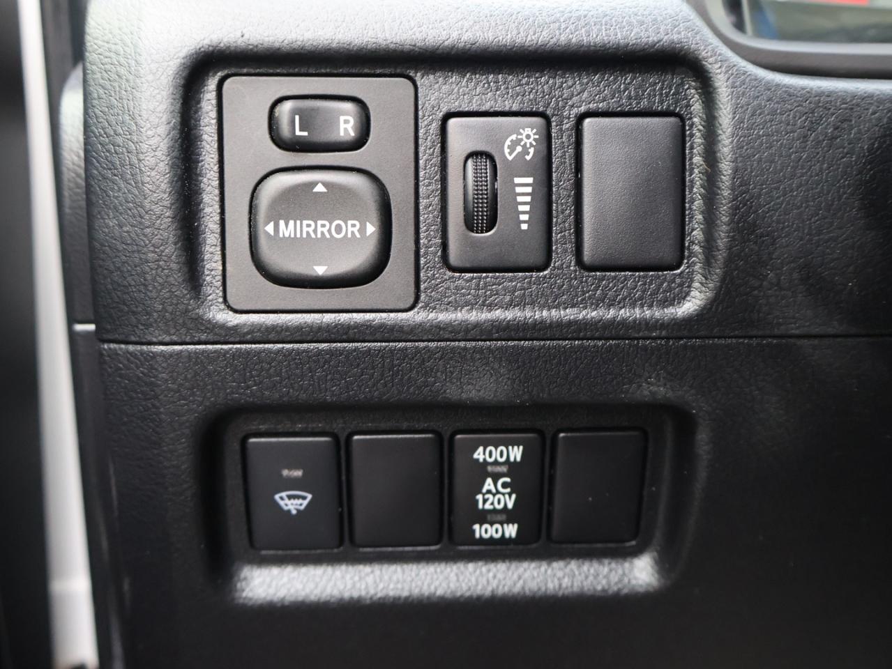 2017 Toyota 4Runner PREMIUM PKG 4WD CERTIFIED *ACCIDENT FREE*2nd WINTER* CAMERA NAV BLUETOOTH LEATHER HEATED SEATS CRUISE ALLOYS Photo