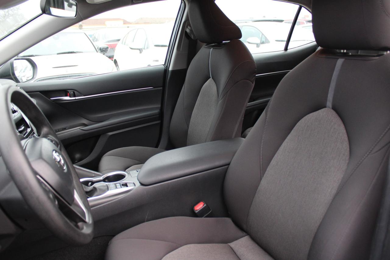 2024 Toyota Camry HYBRID LE Photo