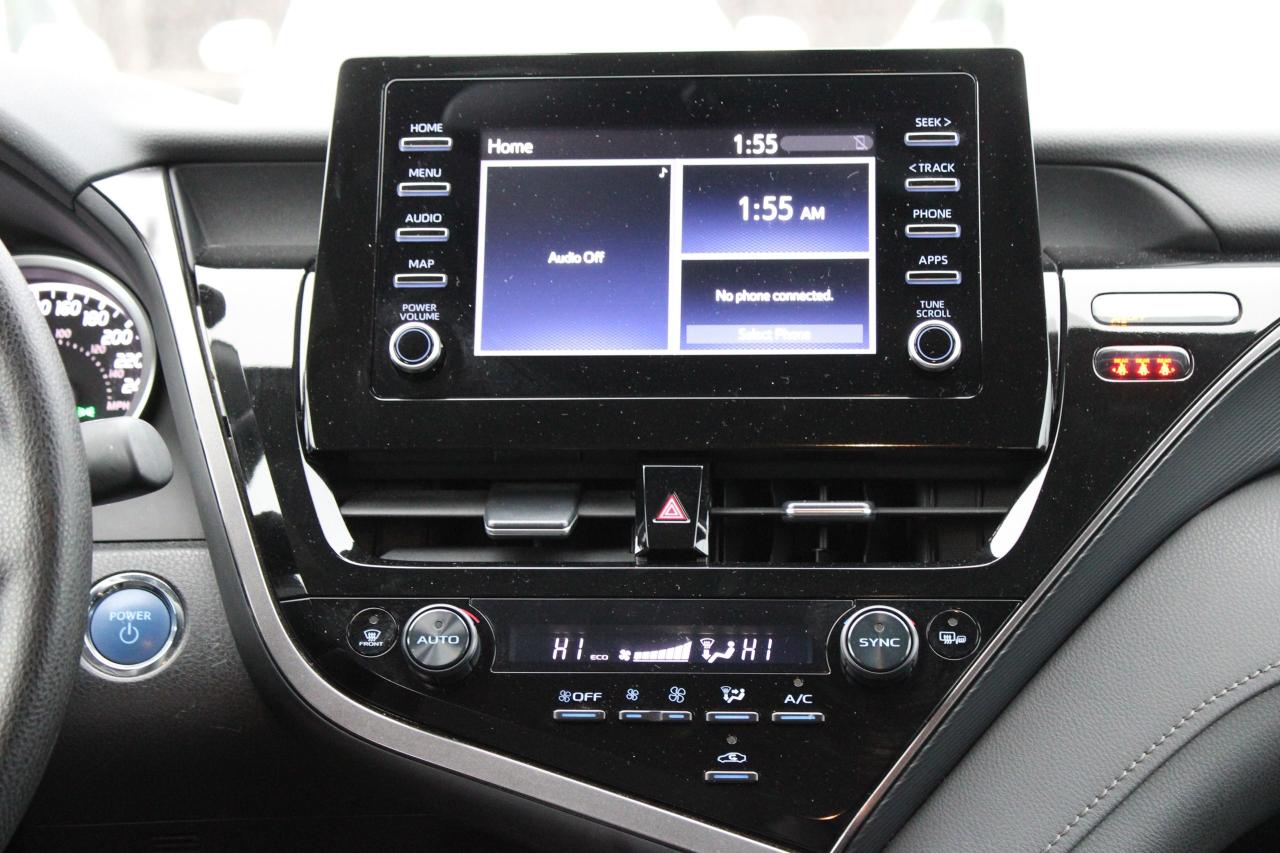 2024 Toyota Camry HYBRID LE Photo