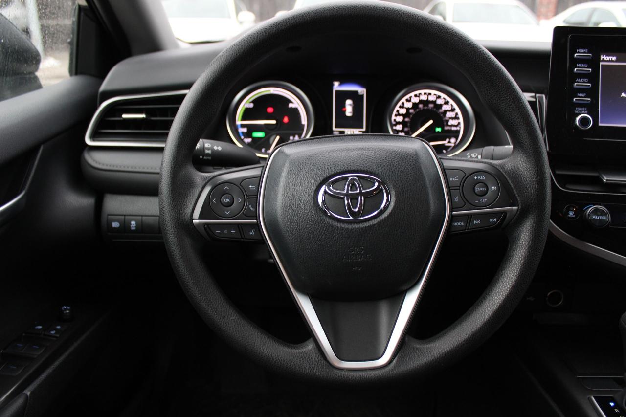 2024 Toyota Camry HYBRID LE Photo