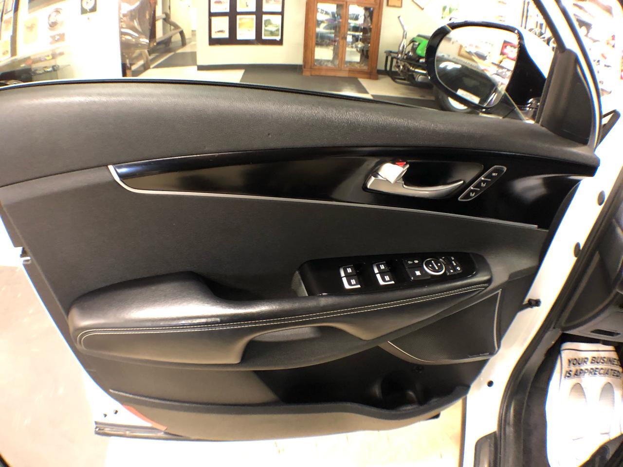 2019 Kia Sorento SXL LIMITED AWD 7 PASS LEATHER PAN/ROOF NAV CAMERA Photo