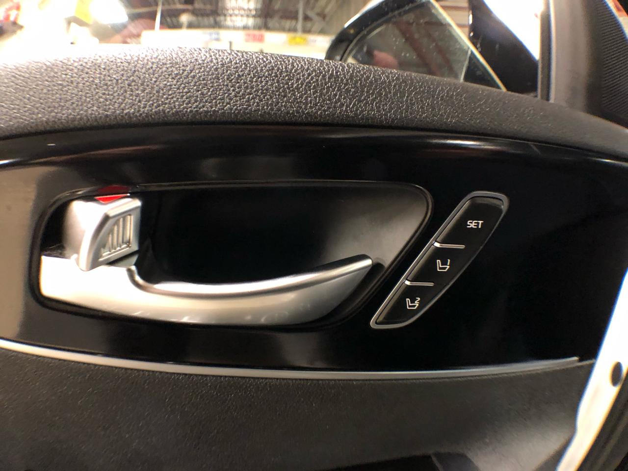 2019 Kia Sorento SXL LIMITED AWD 7 PASS LEATHER PAN/ROOF NAV CAMERA Photo