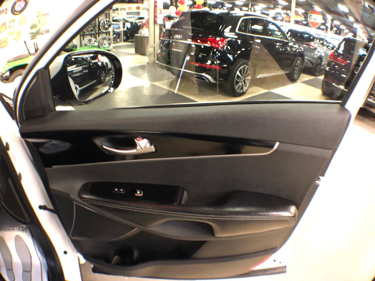 2019 Kia Sorento SXL LIMITED AWD 7 PASS LEATHER PAN/ROOF NAV CAMERA Photo