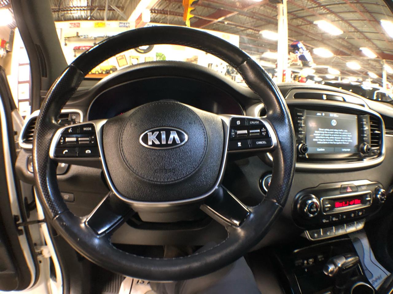 2019 Kia Sorento SXL LIMITED AWD 7 PASS LEATHER PAN/ROOF NAV CAMERA Photo