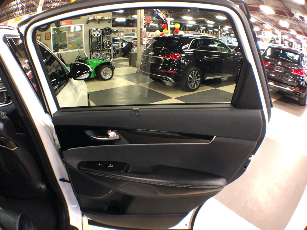 2019 Kia Sorento SXL LIMITED AWD 7 PASS LEATHER PAN/ROOF NAV CAMERA Photo