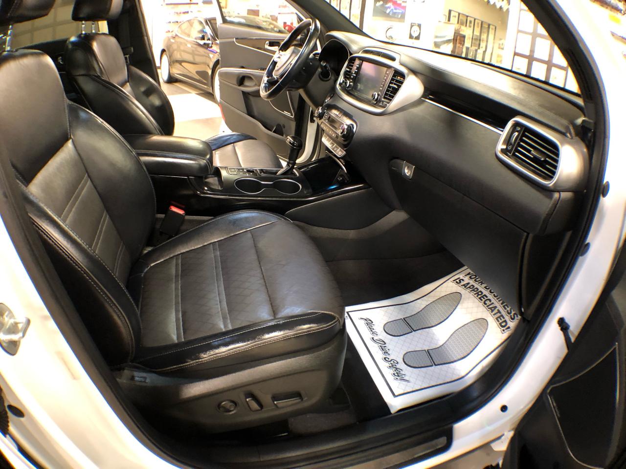 2019 Kia Sorento SXL LIMITED AWD 7 PASS LEATHER PAN/ROOF NAV CAMERA Photo