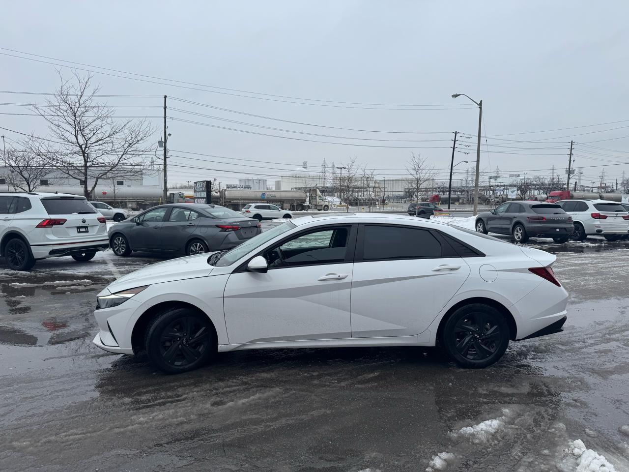 2021 Hyundai Elantra PREFERRED P/SUNROOF CARPLAY L/ASSIST B/SPOT CAMERA Photo3