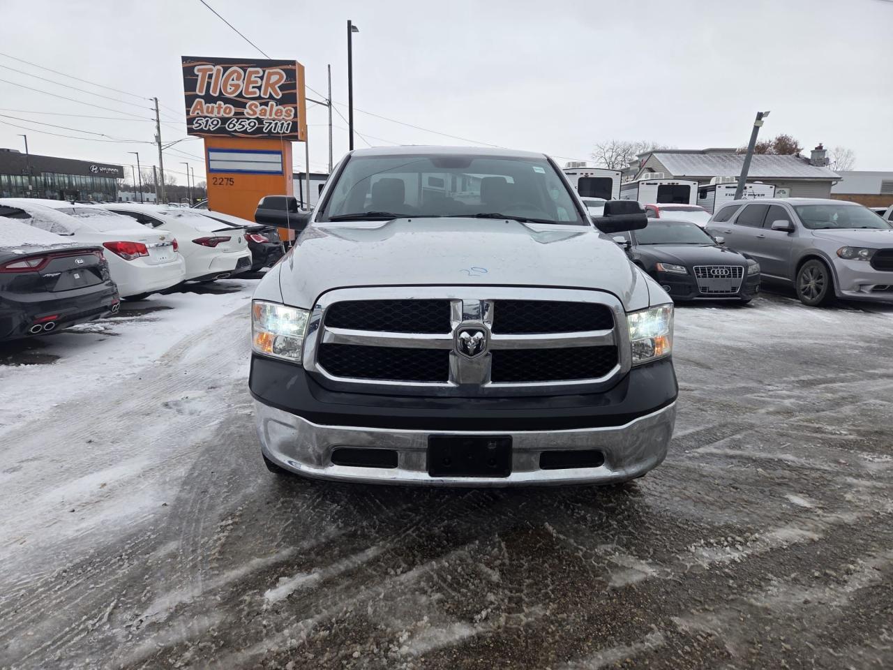 2016 RAM 1500 ST, 4X4, QUAD CAB, ONLY 128KMS, INSURANCE WRITEOFF Photo