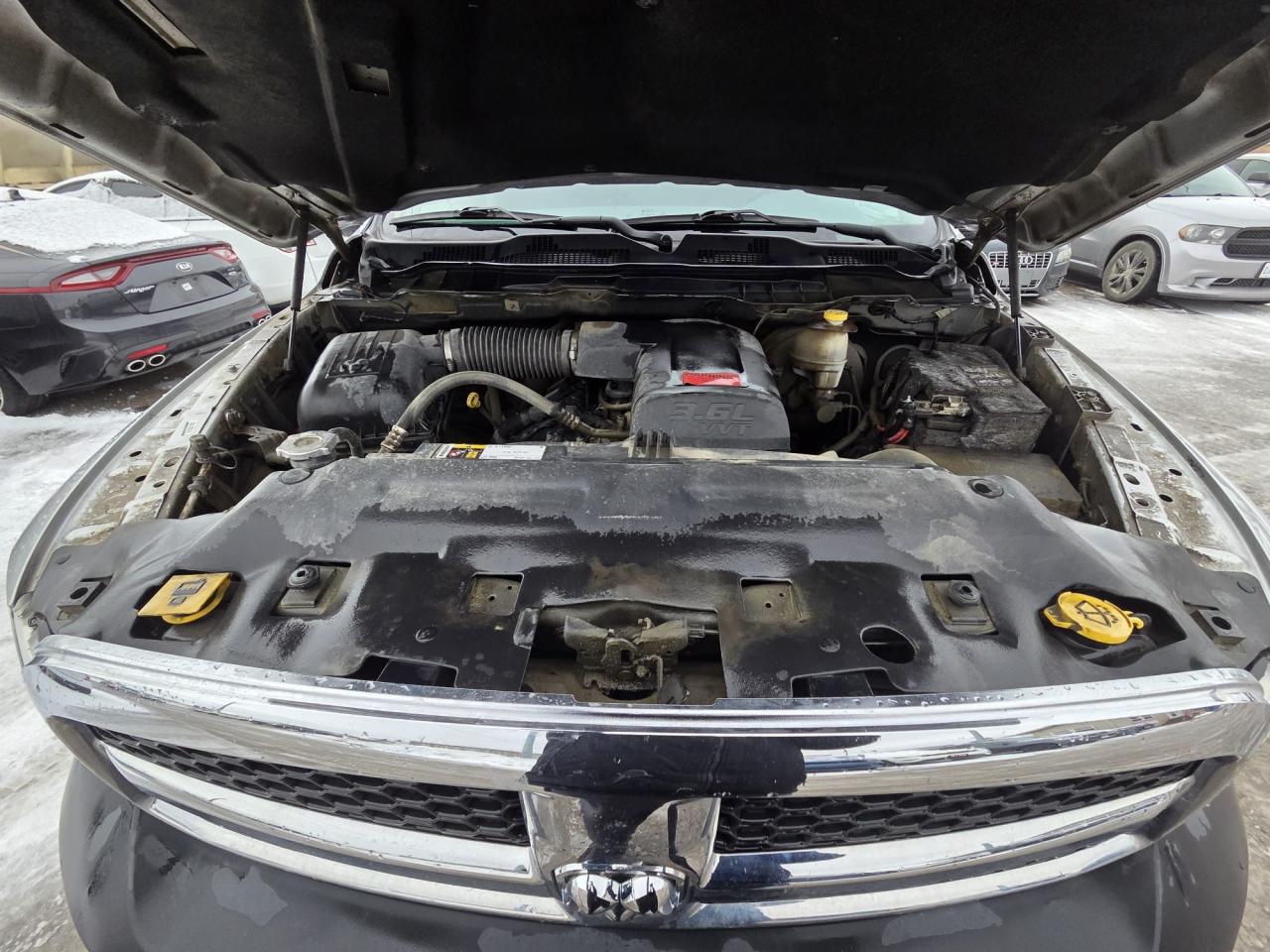 2016 RAM 1500 ST, 4X4, QUAD CAB, ONLY 128KMS, INSURANCE WRITEOFF Photo