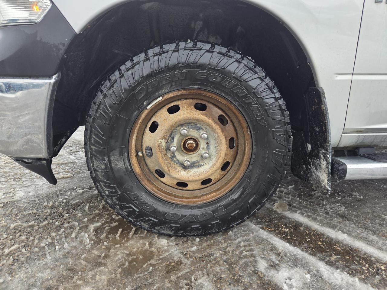 2016 RAM 1500 ST, 4X4, IRREPARABLE TITLE, ONLY 128KMS, WRITEOFF Photo