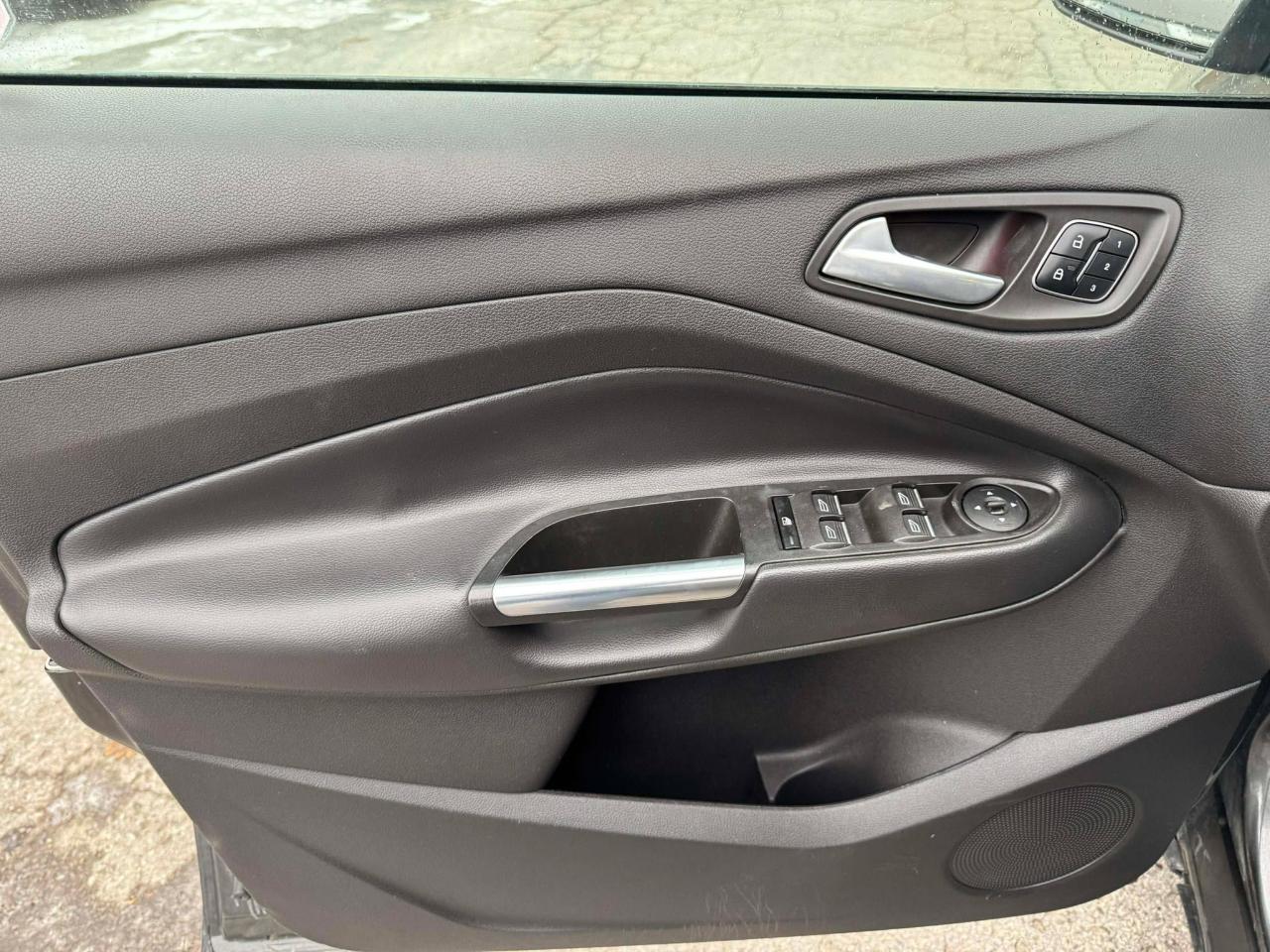 2017 Ford Escape Titanium - Photo #20