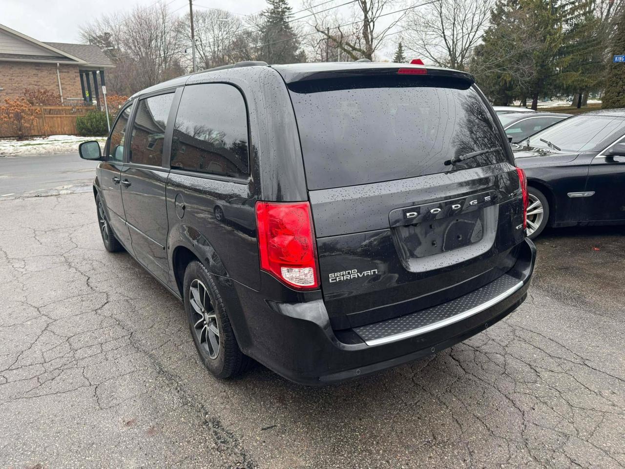 2017 Dodge Grand Caravan GT Photo4