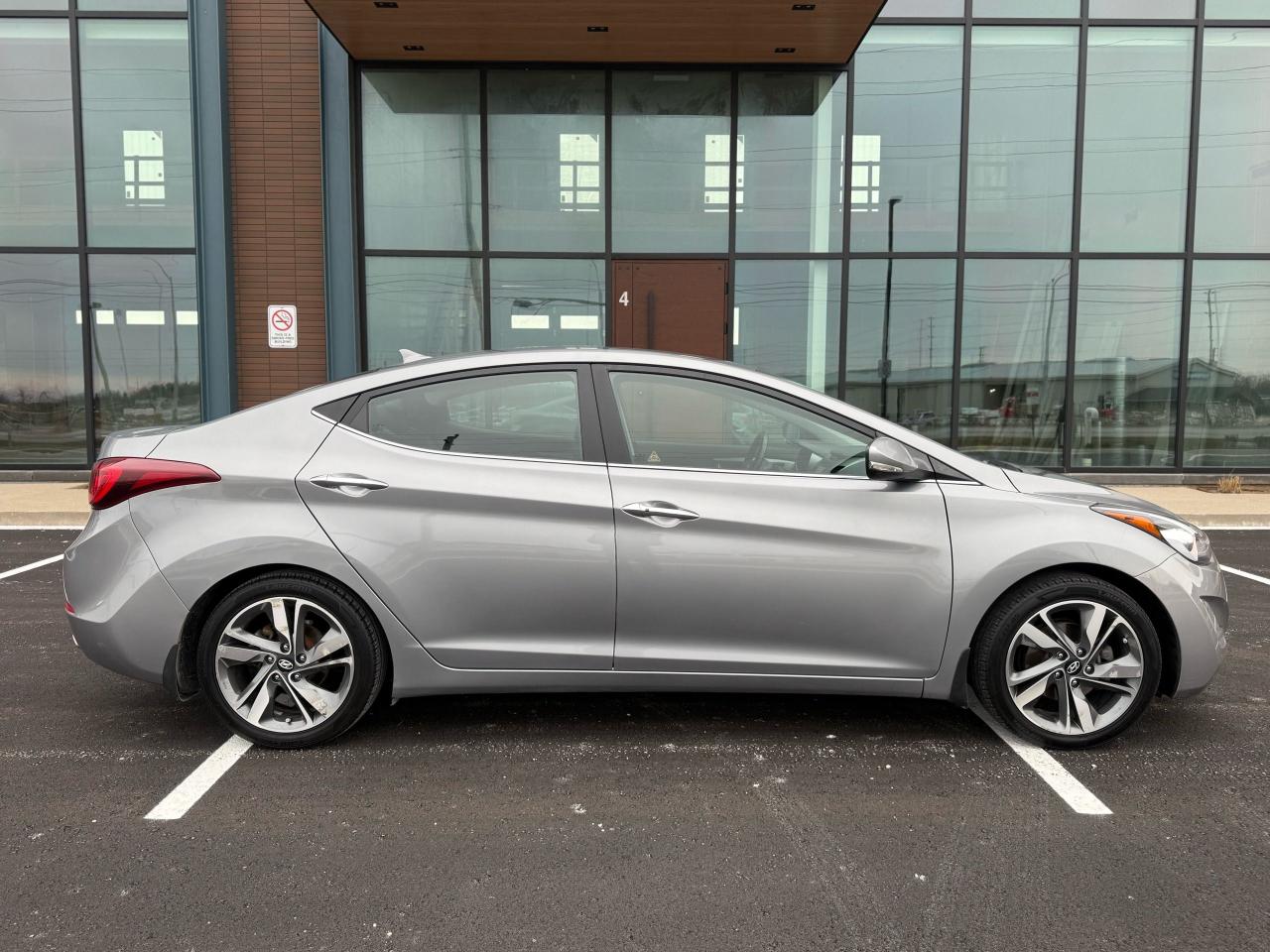 2015 Hyundai Elantra Limited Photo