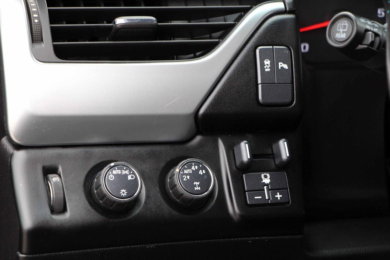 2016 Chevrolet Suburban 4WD 4dr 1500 LS Photo