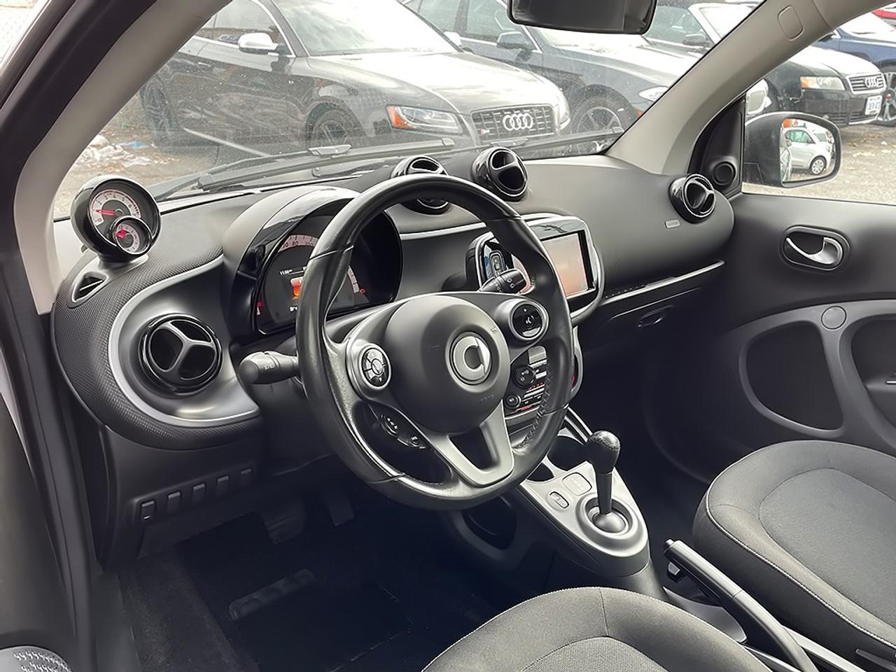 2016 Smart fortwo PASSION|NAVI|SUNROOALLOYHEATED SEATS Photo