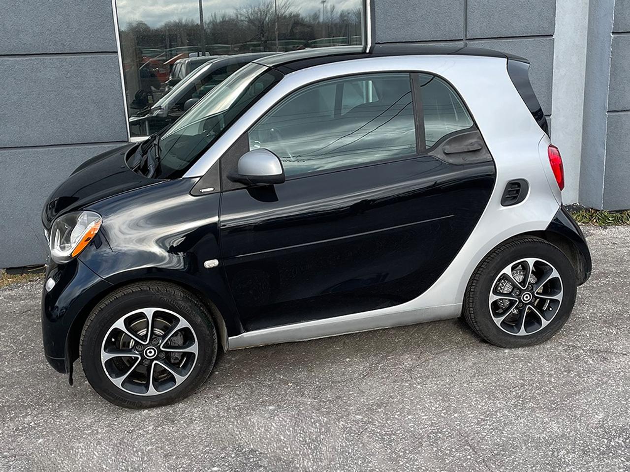 2016 Smart fortwo PASSION|NAVI|SUNROOALLOYHEATED SEATS Photo