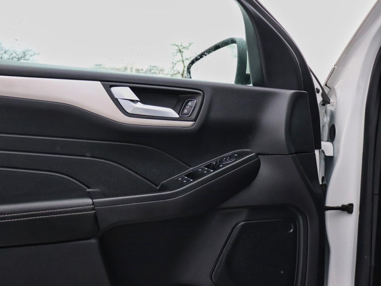 2022 Ford Escape SEL Hybrid | AWD | ROOF | NAV | PWR LIFTGATE |BLIS Photo