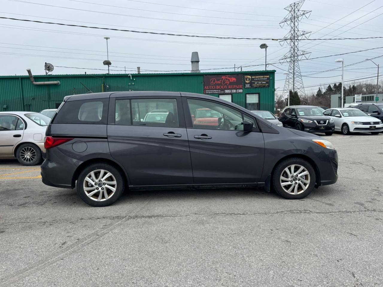 2014 Mazda MAZDA5 GS Photo