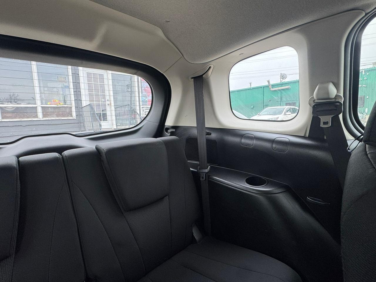 2014 Mazda MAZDA5 GS Photo