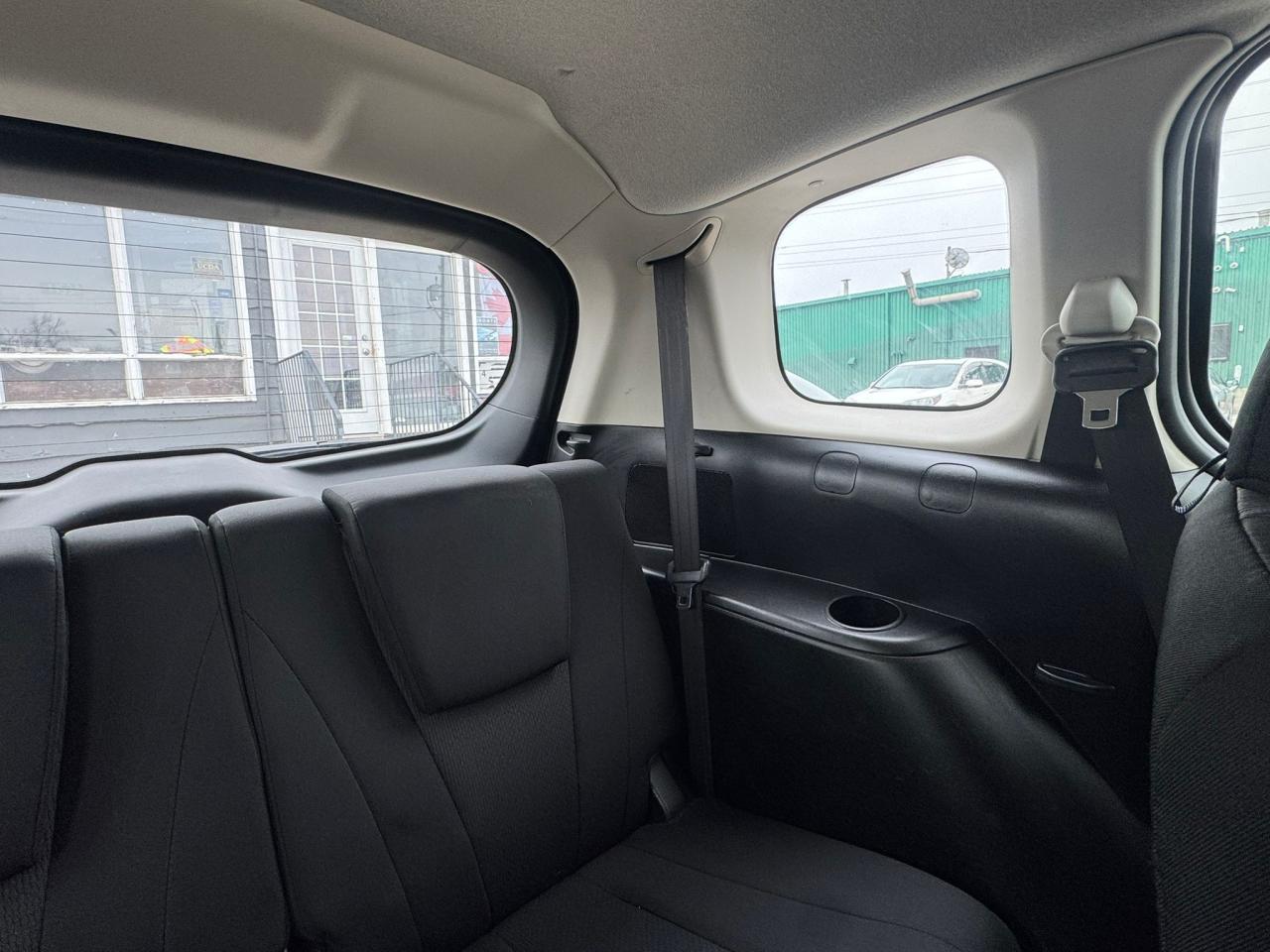 2014 Mazda MAZDA5 GS Photo