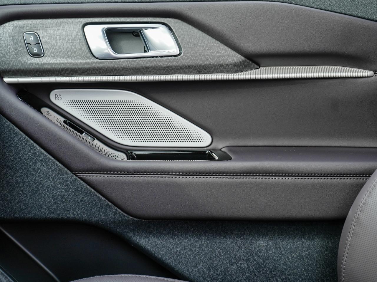 2026 Ford Explorer PLATINUM | LEATHER | 360 BACK UP CAM | 6 PASS !! Photo