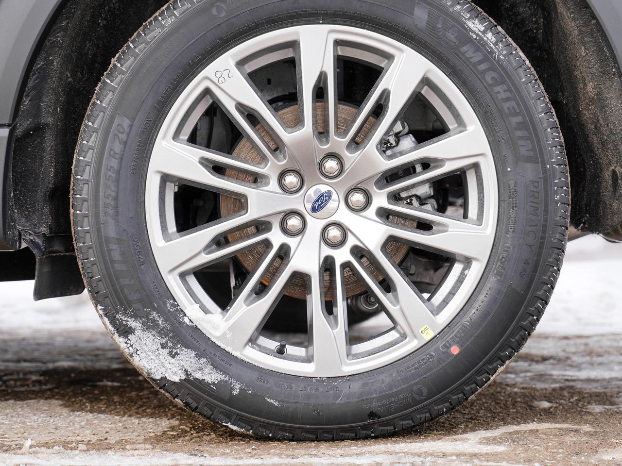 2026 Ford Explorer Platinum Photo4