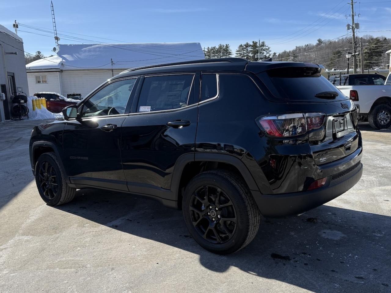 2026 Jeep Compass Altitude 4x4 Photo4