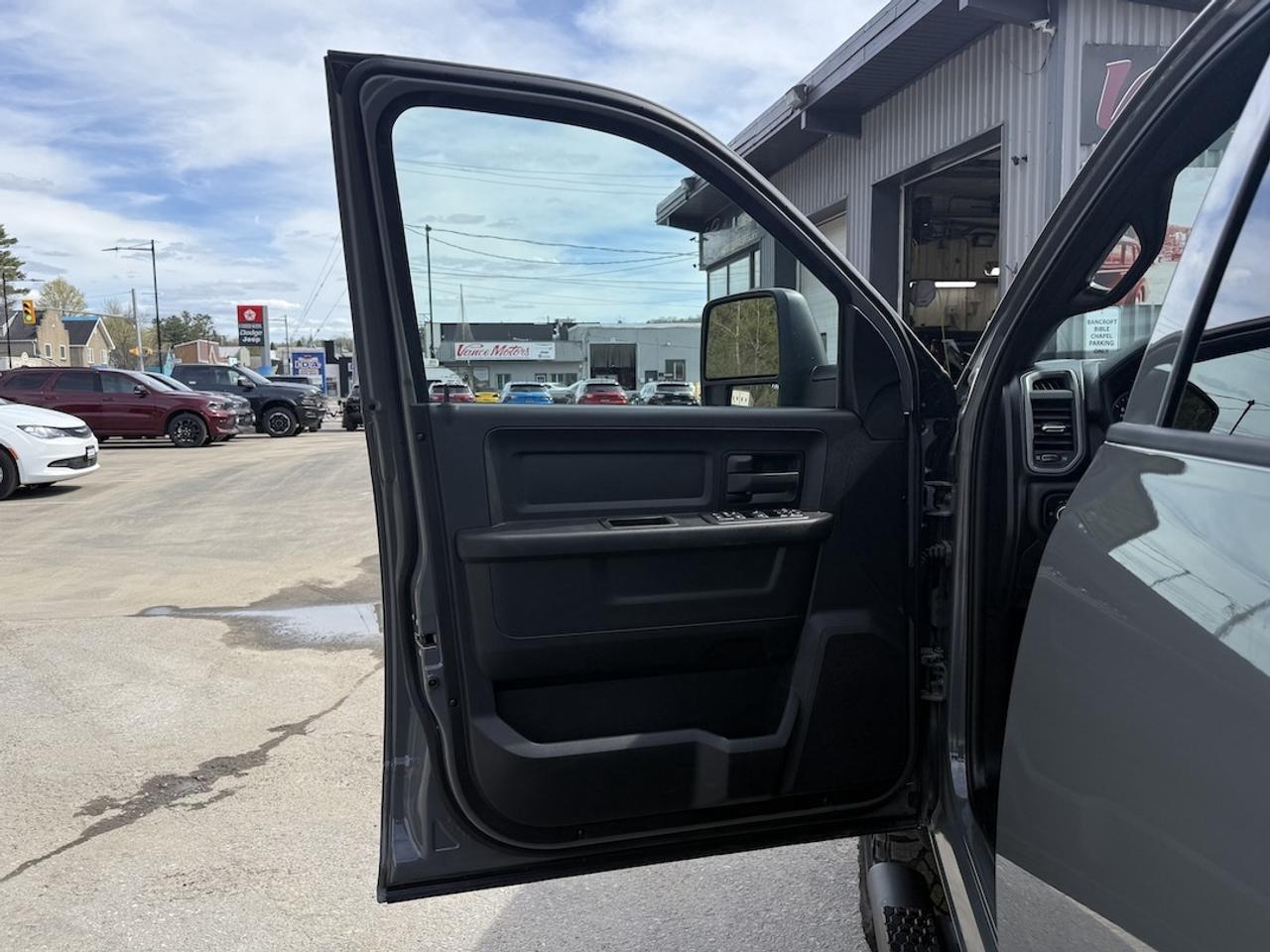2026 RAM 2500 Warlock 4x4...***ADDITIONAL LEVEL KIT!*** Photo