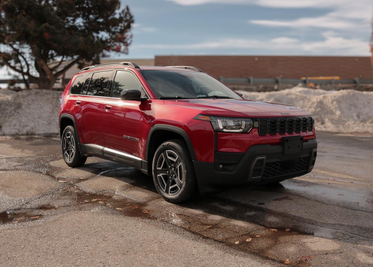 2026 Jeep Cherokee LAREDO 4x4 Photo2
