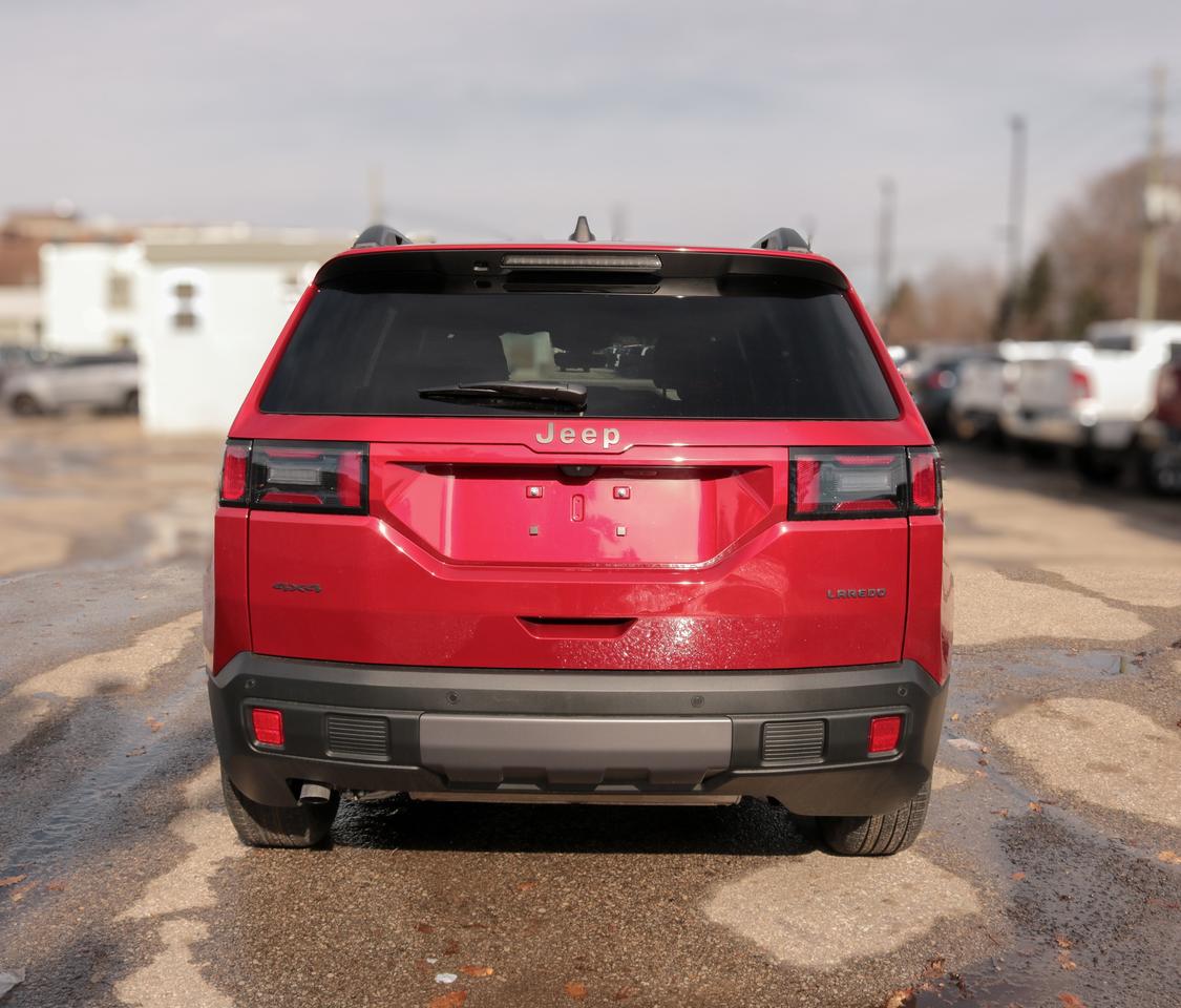 2026 Jeep Cherokee LAREDO 4x4 Photo