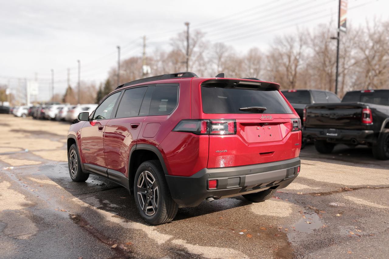 2026 Jeep Cherokee LAREDO 4x4 Photo