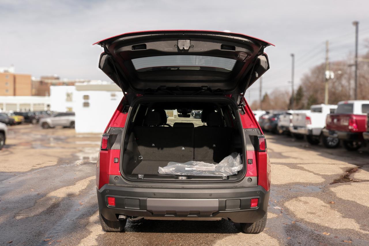 2026 Jeep Cherokee LAREDO 4x4 Photo