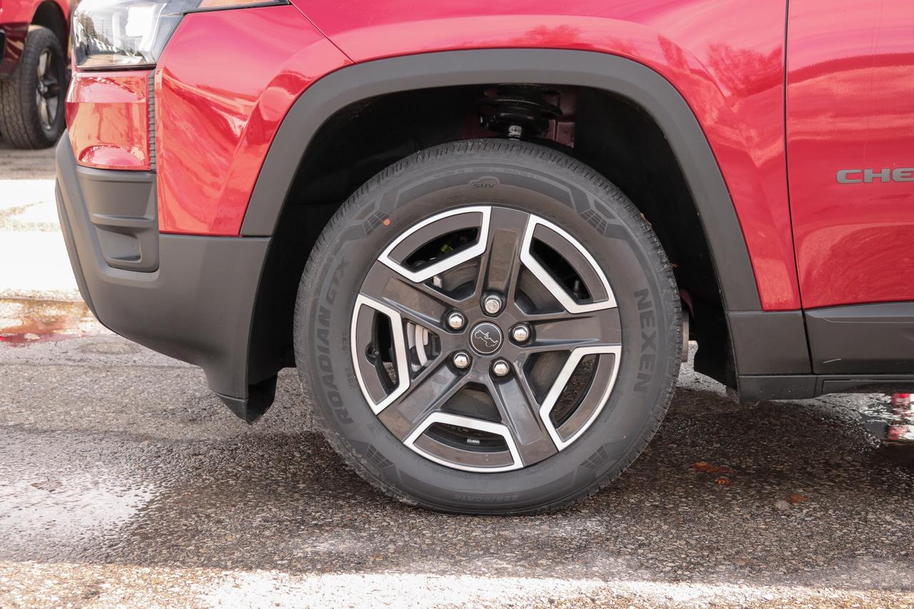 2026 Jeep Cherokee LAREDO 4x4 Photo