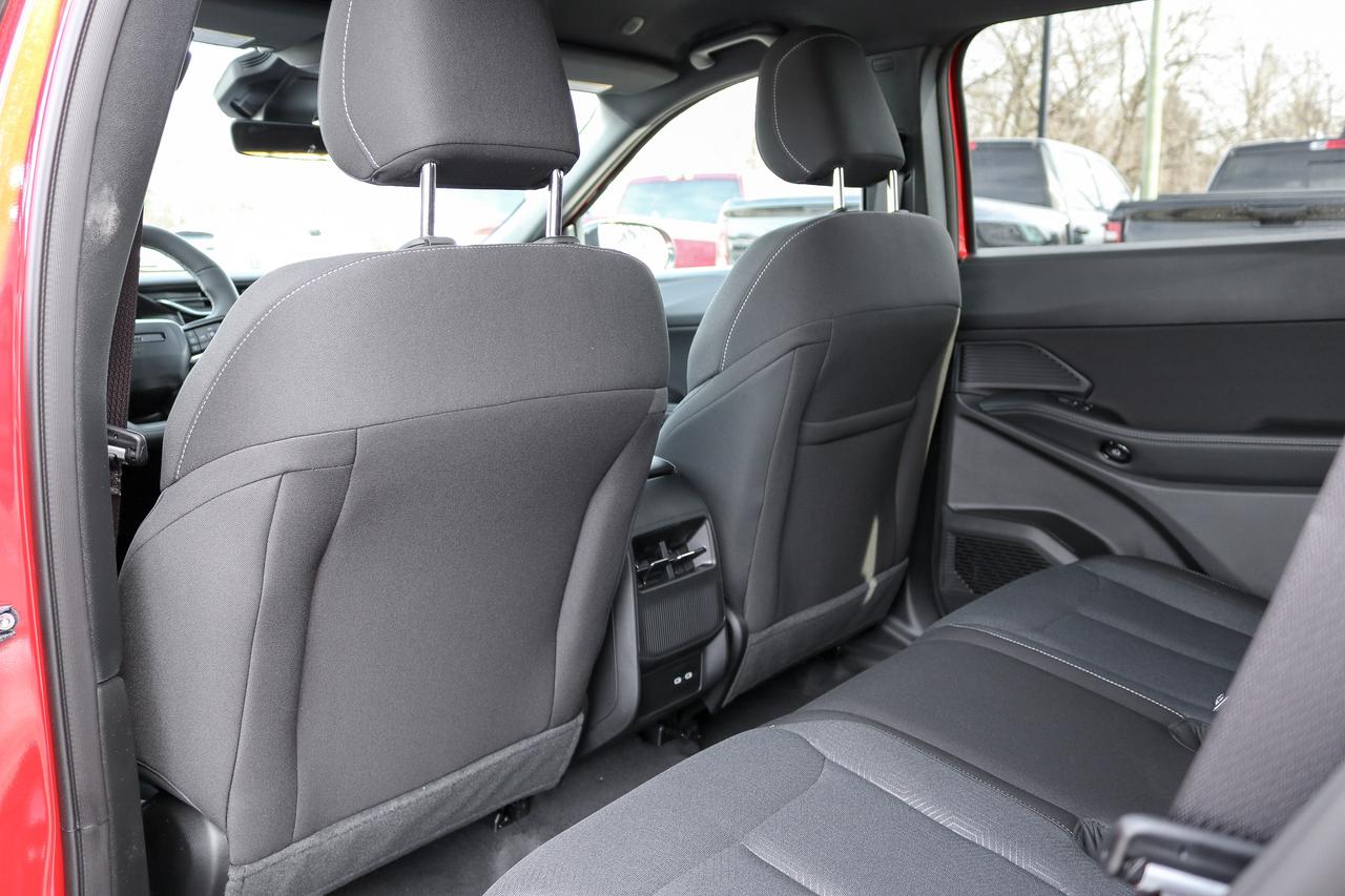2026 Jeep Cherokee LAREDO 4x4 Photo
