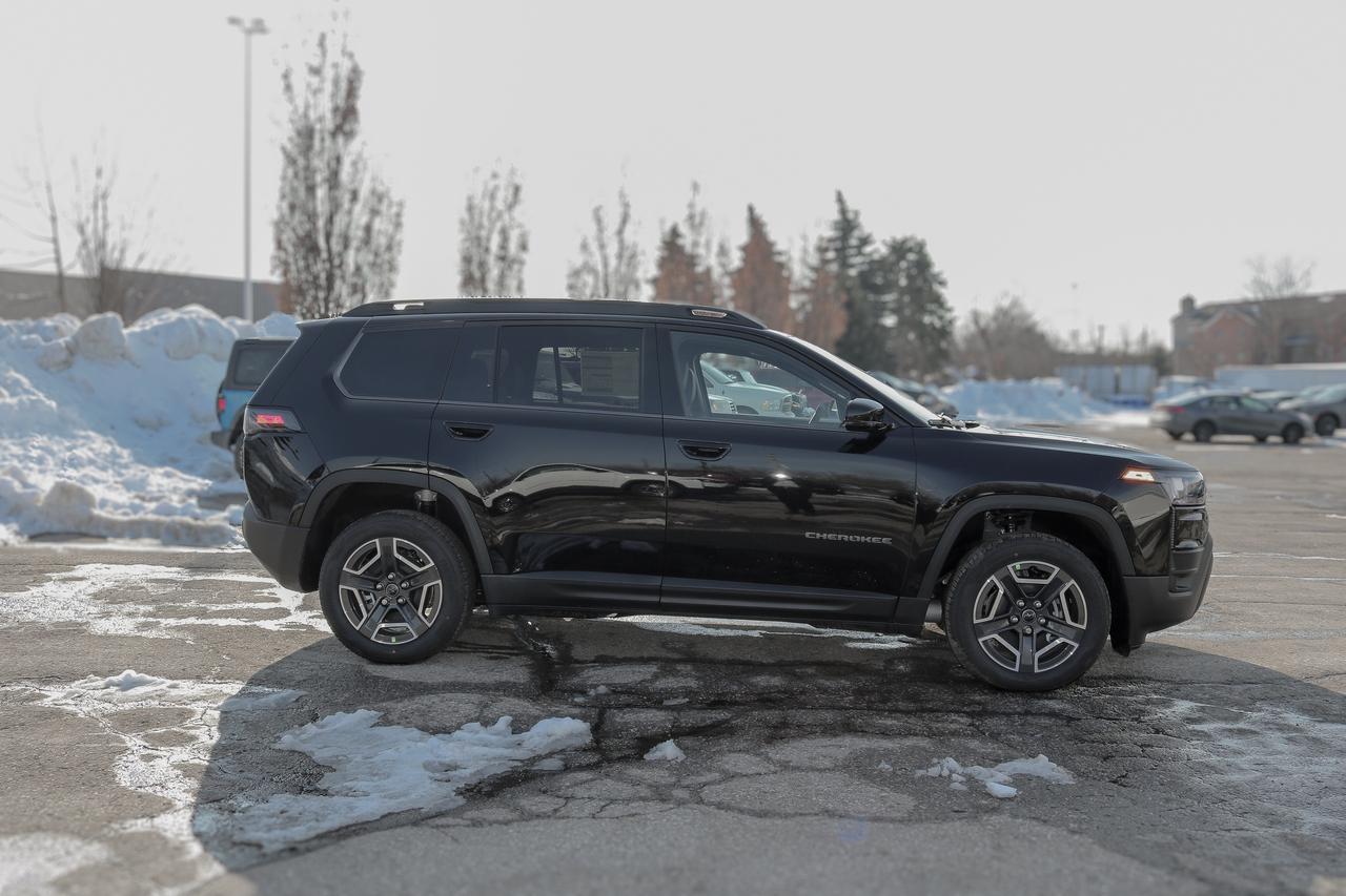 2026 Jeep Cherokee Limited 4X4 Photo3