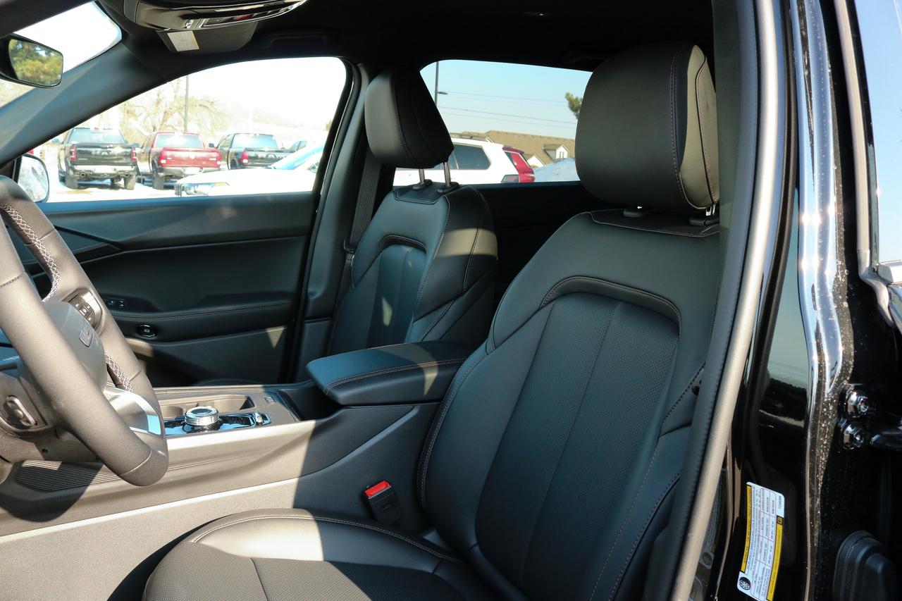 2026 Jeep Cherokee Limited 4X4 Photo