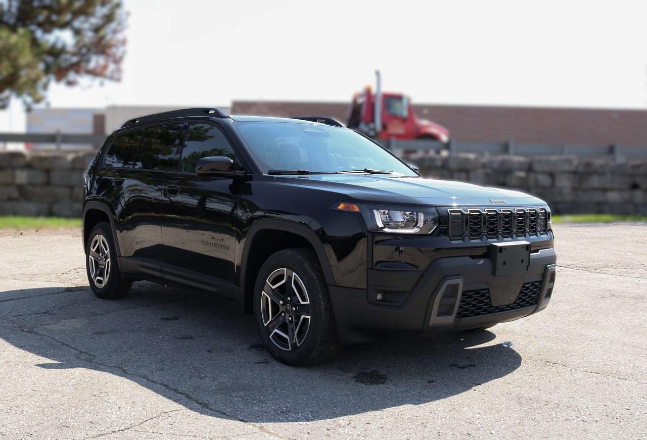 2026 Jeep Cherokee LAREDO 4x4 Photo2