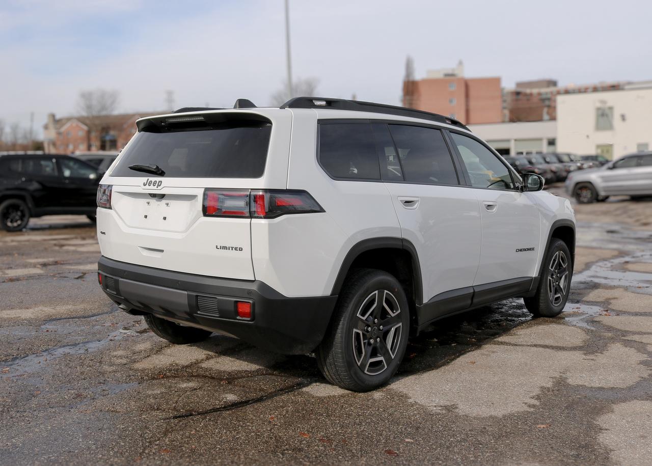 2026 Jeep Cherokee  Photo4