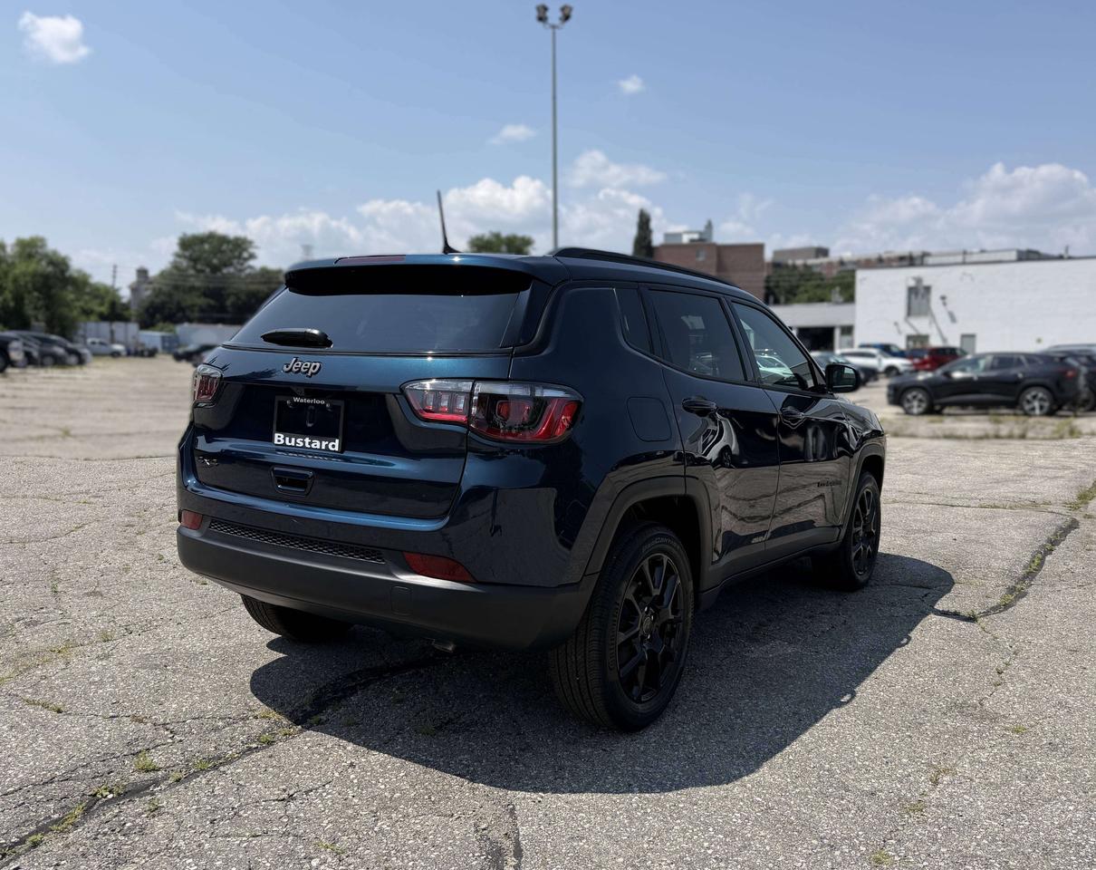 2026 Jeep Compass NORTH 4X4 Photo4