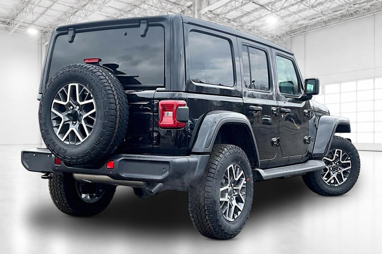2026 Jeep Wrangler SAHARA 4DR | SKY-TOP | Leather | Nav | 4x4 Photo2