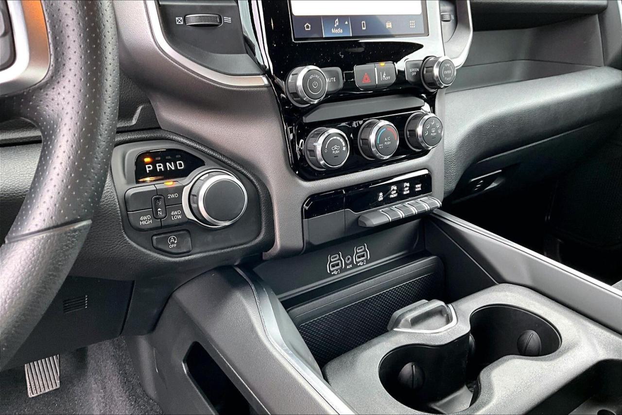 2026 RAM 1500 EXPRESS 4X4 | Blackout | 6FT 4INCH BOX | QUAD CAB Photo