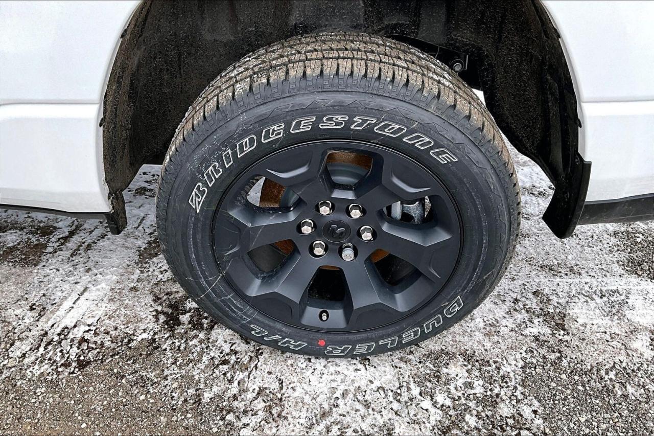 2026 RAM 1500 EXPRESS 4X4 | Blackout | 6FT 4INCH BOX | QUAD CAB Photo