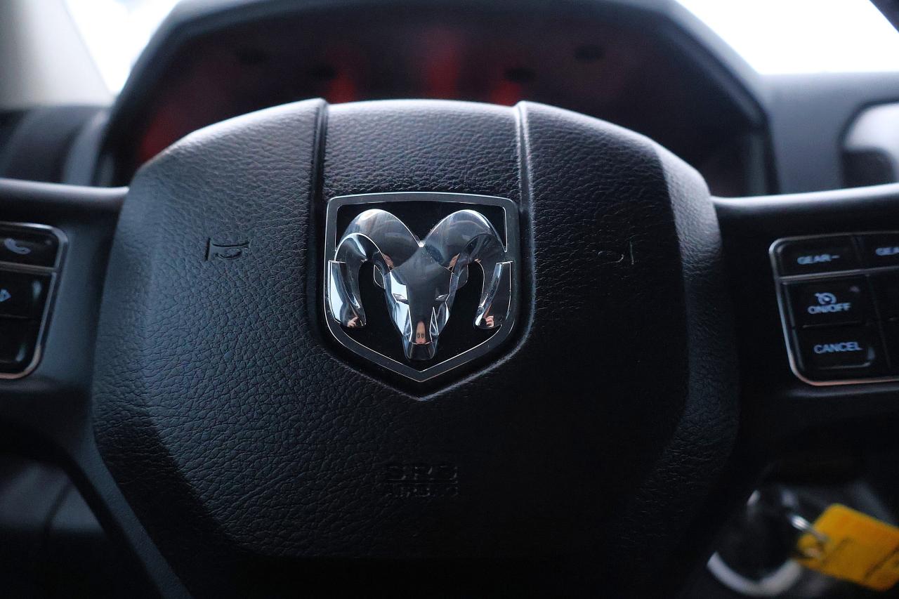 2020 RAM 1500 Classic EXPRESS Photo