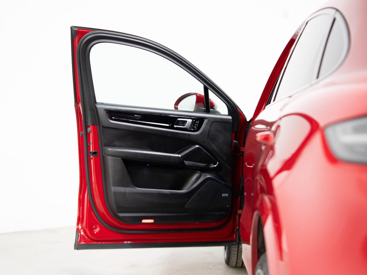 2021 Porsche Cayenne COUPE | PREMIUM PLUS PKG | BOSE | PANO | 22 IN Photo