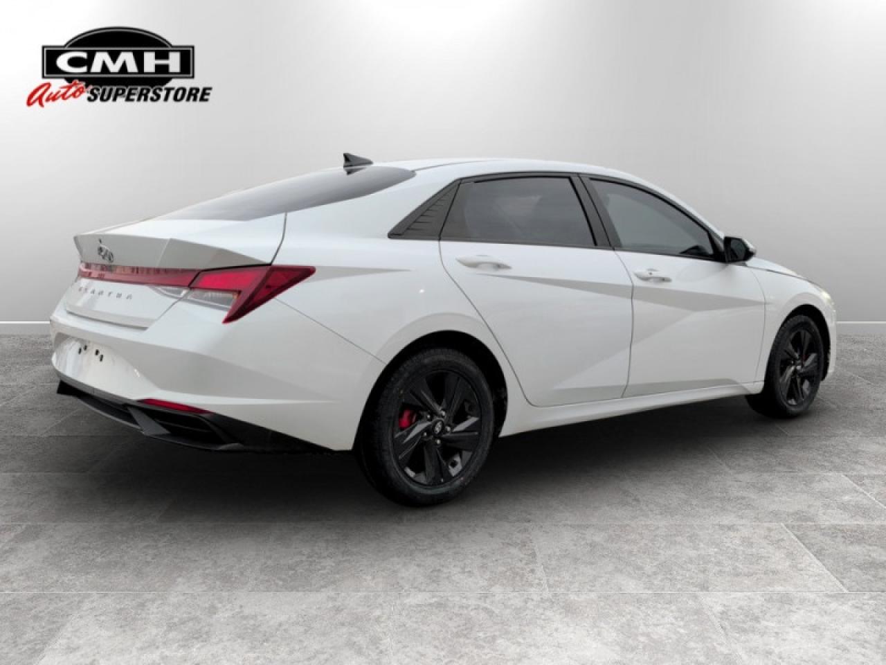 2022 Hyundai Elantra Preferred  **APPLE CP - BLIND SPOT** Photo