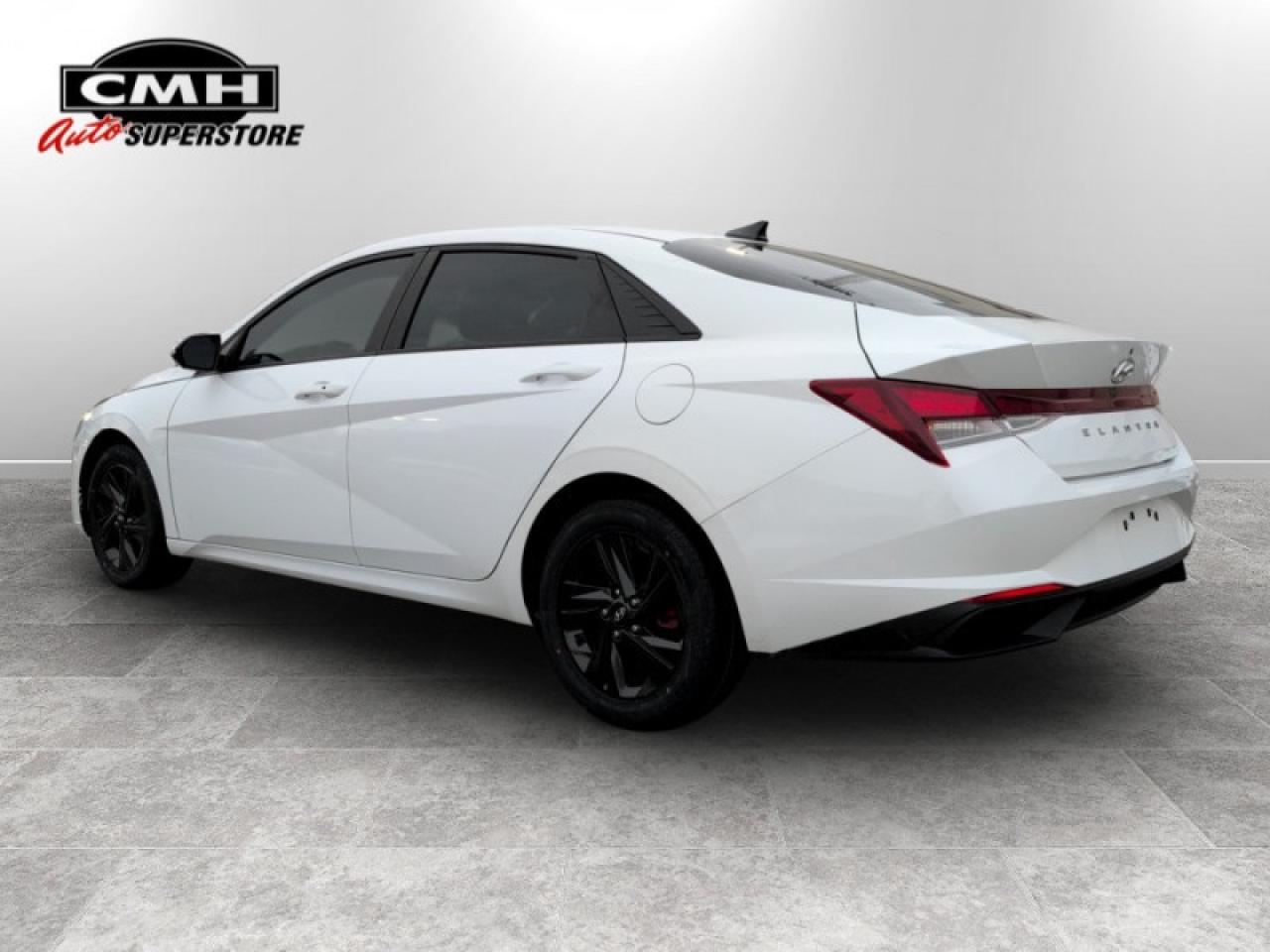 2022 Hyundai Elantra Preferred Photo2